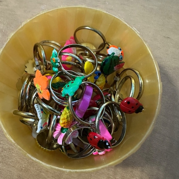 Lot of 37 Assorted Little Girl Costume Jewelry Rings – Fruit, Butterfly, Ladybug - Picture 4 of 4